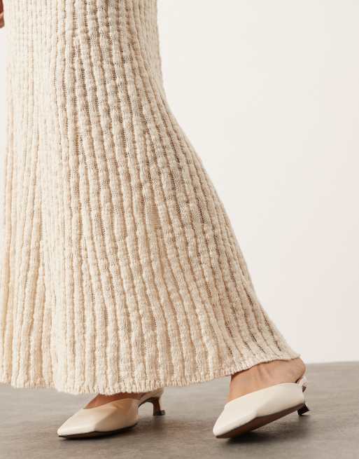 ASOS EDITION - Strikket fyldig maxinederdel i cremehvid - Del af sæt, 3 af 5
