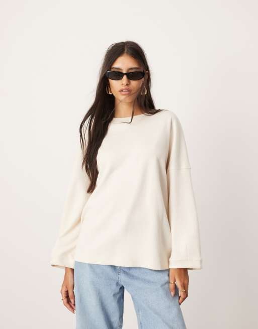 ASOS EDITION – Strukturiertes Oberteil aus schwerem Jersey in Elfenbeinweiß mit Ziernaht
