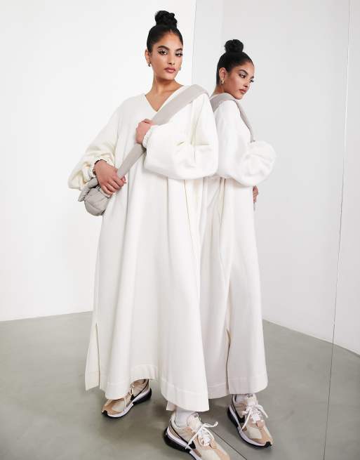 ASOS EDITION – Sukienka dresowa oversize w kolorze kości słoniowej