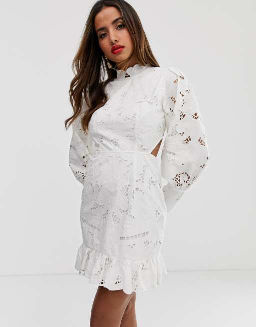 ASOS EDITION - Sukienka mini z ażurowym haftem i odkrytymi plecami, 2 z 4