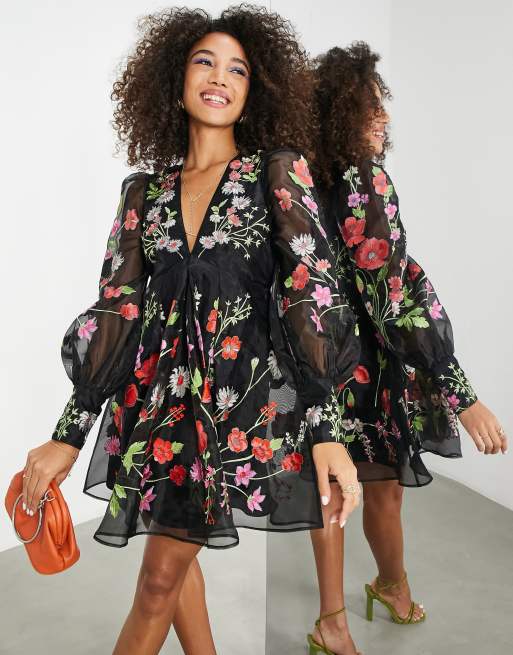 ASOS Edition – Sukienka mini z długim rękawem z czarnej organzy w haftowany kwiatowy wzór