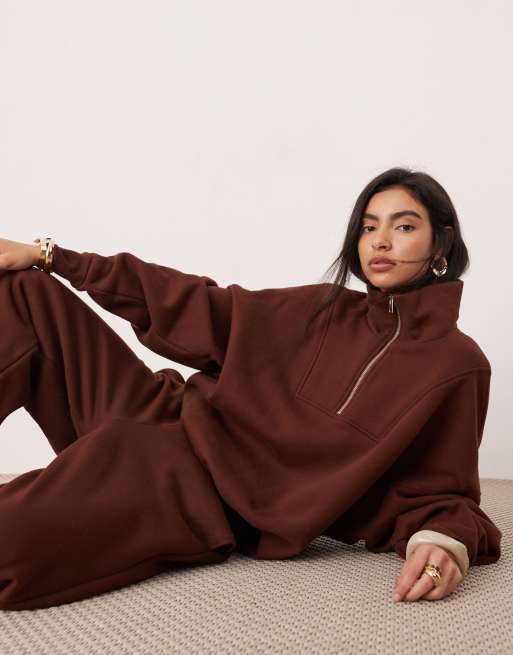 ASOS EDITION - Sweat oversize en tissu épais de qualité supérieure avec col zippé - Chocolat