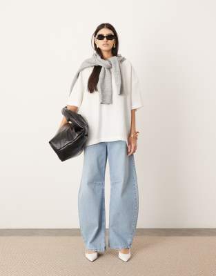 ASOS EDITION - Sydney - Barrel-Leg-Jeans in blauer Bleach-Waschung mit hohem Bund