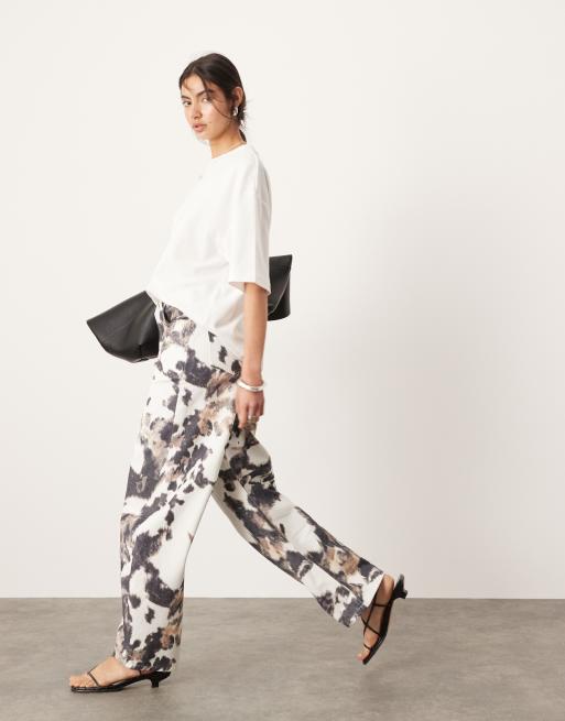 ASOS EDITION - Sydney - Højtaljede jeans med barrel-ben og dyreprint , 3 af 5