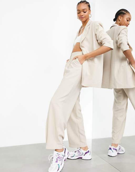 ASOS Edition – Szarobeżowe spodnie z szerokimi nogawkami z zakładkami