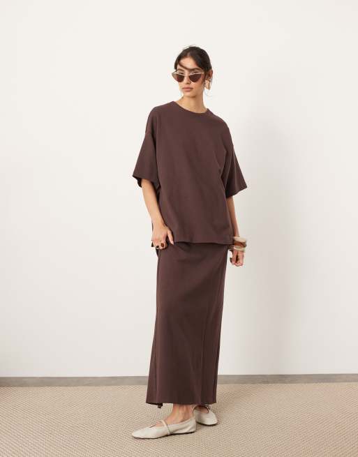 ASOS Edition - T-shirt oversize e gonna lunga in jersey premium pesante color cioccolato
