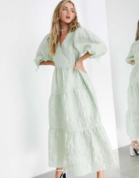 ASOS EDITION – Teksturowana sukienka kopertowa midi w kwiaty - view 1