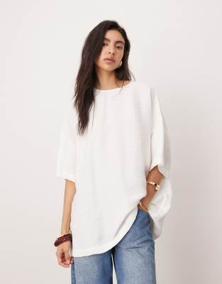 textured boxy woven T-shirt in white