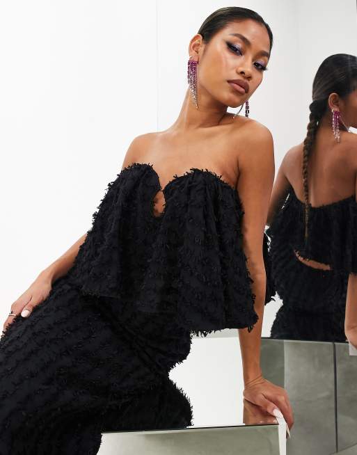 ASOS EDITION Top bandeau coupe trapeze texture a encolure a encoche Noir