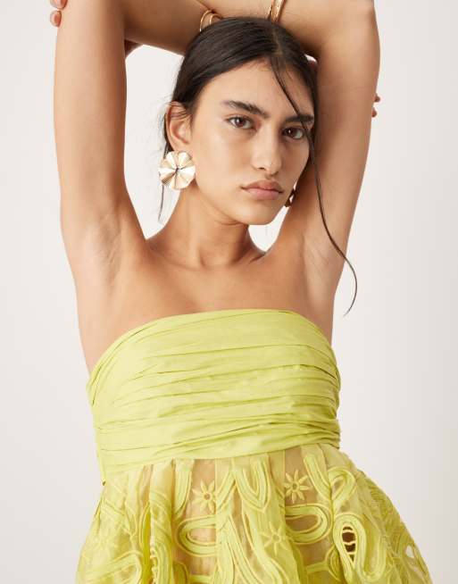 ASOS EDITION - Top d'ensemble en dentelle Cornelli fleurie avec encolure bandeau et liens noués au dos - Citron vert, 2 de 4