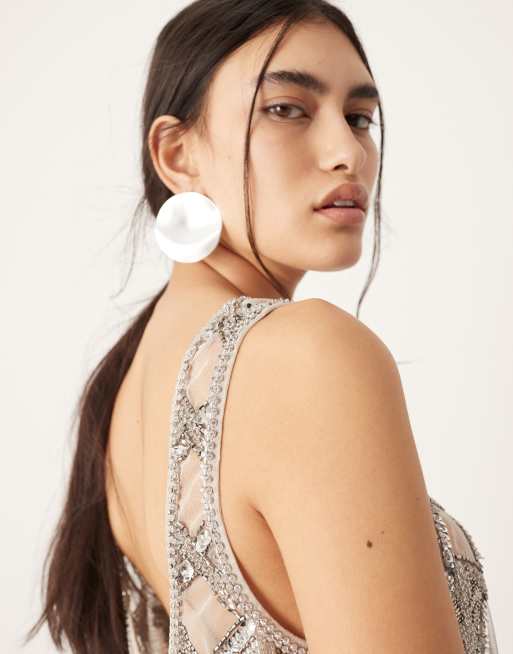 ASOS EDITION – Trägertop in Silber mit geometrischer Verzierung im Lochmusterdesign, 2 von 4
