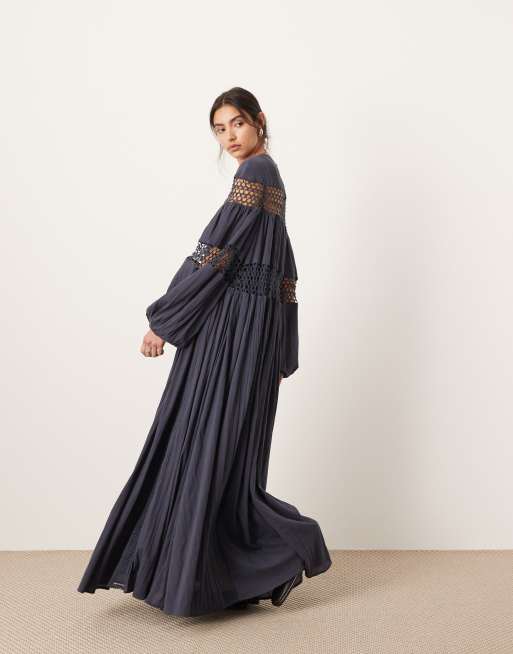ASOS EDITION Trapezformiges Maxikleid in Anthrazit mit Blousonarmeln tiefer Taille und Hakeleinsatz