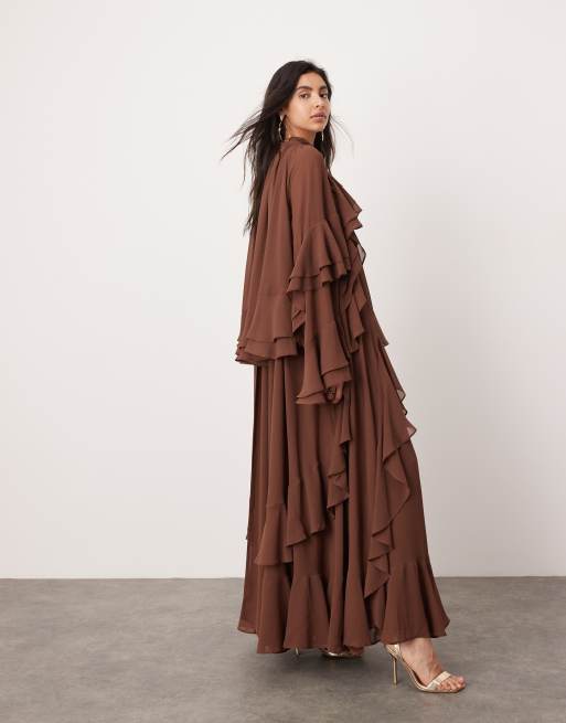ASOS EDITION – Ultimate – Chokladbrun, maxiklänning i chiffong med hög krage och volang, 2 av 4