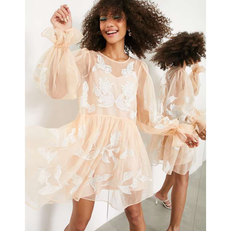 ASOS EDITION Vestito grembiule corto in organza rosa con ricamo