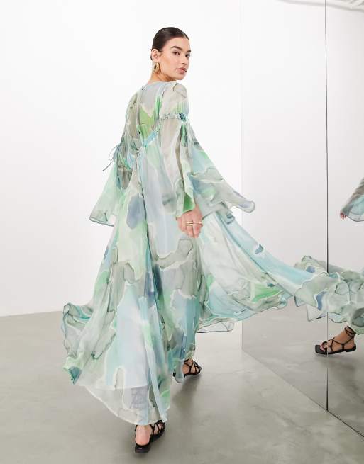 ASOS EDITION - Vestito lungo a maniche lunghe in chiffon con dettagli raccolti e stampa blu acquerello