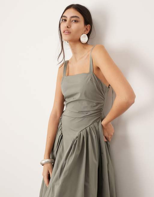 ASOS EDITION - Vestito lungo arricciato grigio con vita scesa e dettaglio a D