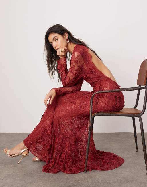 ASOS EDITION Vestito lungo in pizzo bordeaux a maniche lunghe con schiena scoperta e ricamo floreale
