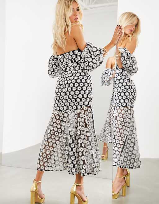 ASOS EDITION - Vestito midi con spalle scoperte e margherite ricamate