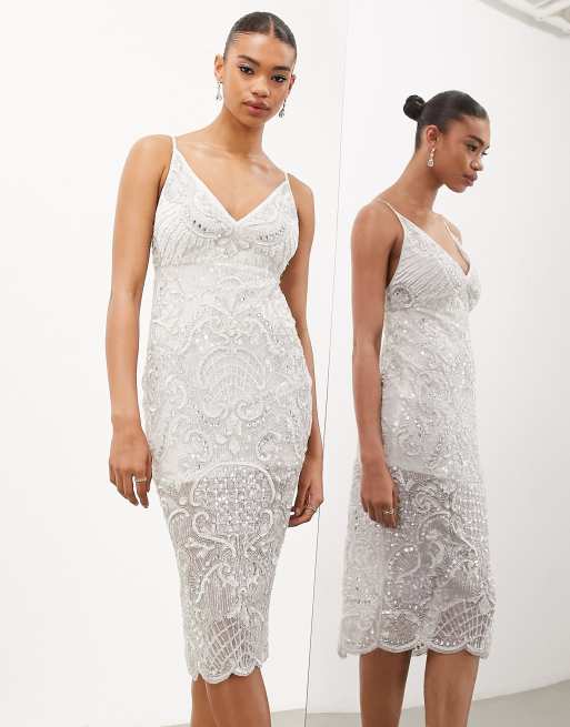 ASOS Edition - Vestito midi con spalline sottili e bordi ondulati color avorio con strass e paillettes