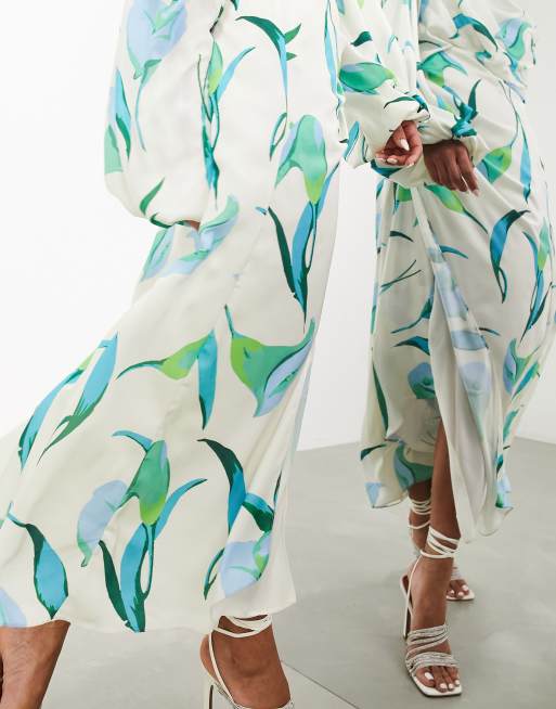 ASOS Edition - Vestito midi in raso a fiori blu con maniche voluminose, 3 di 4
