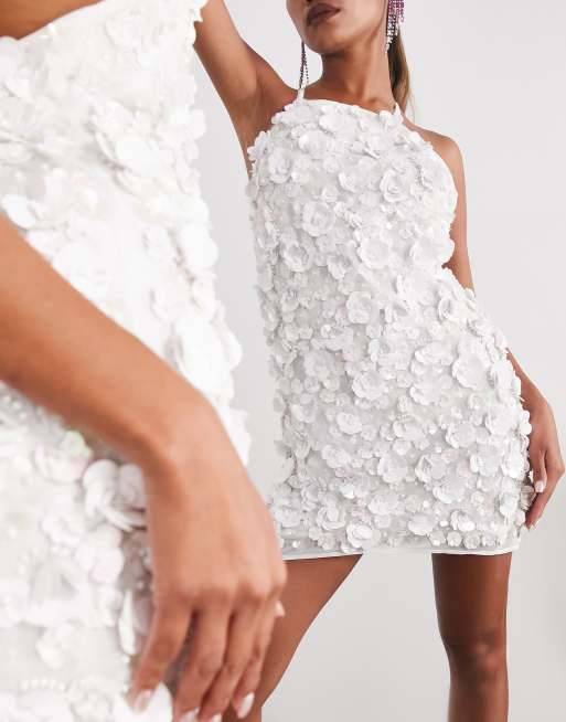 ASOS EDITION – Vit miniklänning med öppen rygg och 3D-blommig utsmyckning, 2 av 4