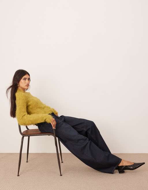 ASOS EDITION - Zacht gebreid cropped vest met rits in geel, 2 van 4