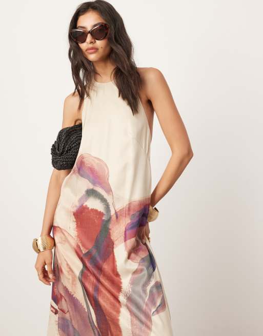 ASOS EDITION - Zachte maxi jurk met halternek, lage rug en zakken in abstracte print