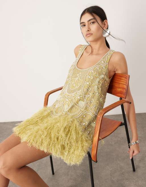 ASOS Edition – Zdobiona limonkowa sukienka mini z dekoltem w kształcie litery U i dołem ze sztucznymi piórkami