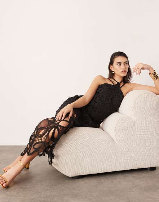 ASOS Edition – Zdobiona wycinanym abstrakcyjnym wzorem czarna sukienka midi z dekoltem typu halter
