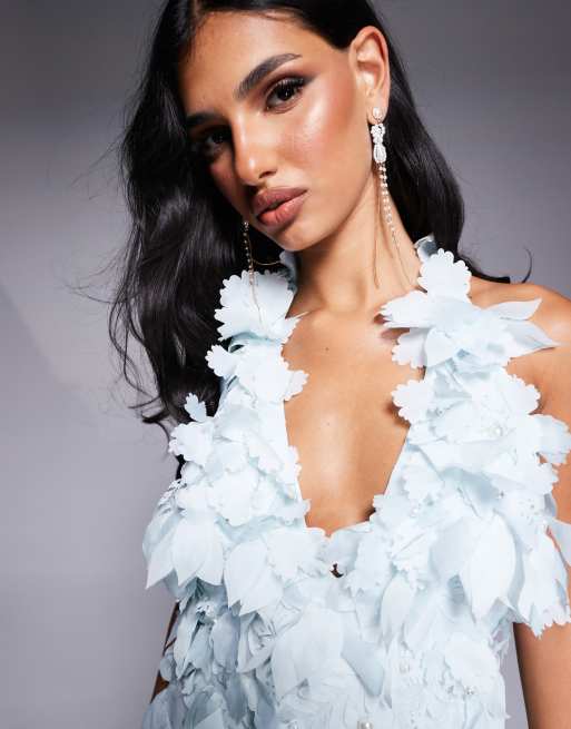 ASOS LUXE – 3D – Neckholder-Maxikleid in Pastellblau mit floralen Details und Rüschen, 2 von 4
