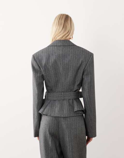 ASOS LUXE - americana entallada con cinturón y manga larga en raya diplomática gris, 4 de 4