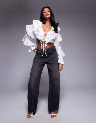 ASOS LUXE - Barrel-Jeans aus Denim in schwarzer Waschung mit verstellbaren Bündchen