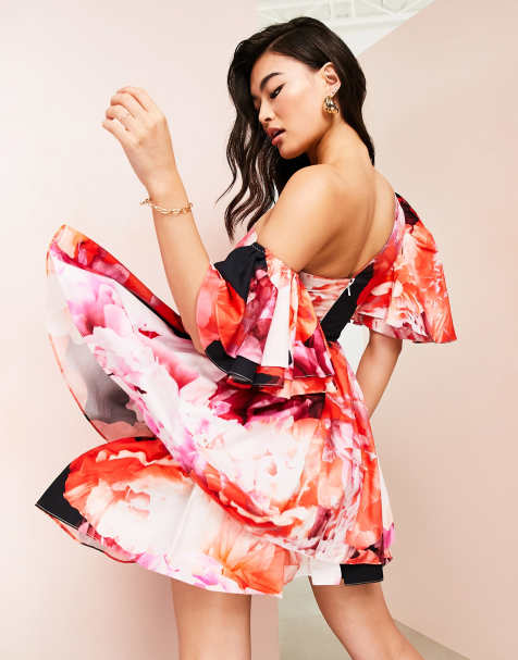 ASOS Luxe – Bawełniana sukienka na jedno ramię w kwiatowy wzór z gorsetową wstawką i falbanami - view 1