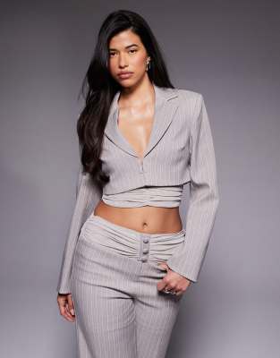 Blazer court d'ensemble à rayures fines avec détail en tulle - Gris-Multicolore 46