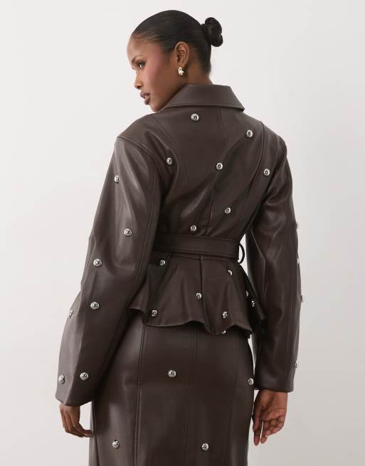 ASOS LUXE - Blazer d'ensemble clouté en PU avec ceinture - Chocolat, 2 de 4