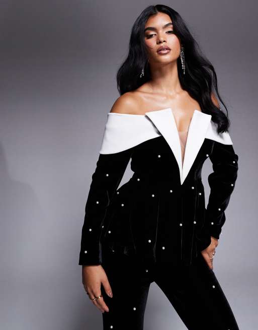 ASOS LUXE - Blazer sartoriale nero in velluto decorato con perle con spalle scoperte in coordinato