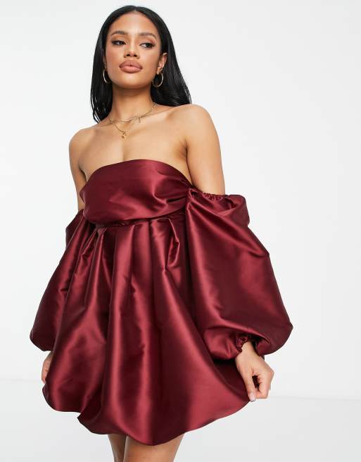 ASOS LUXE - Bolle mini babydoll-jurk van satijn in dieprood, 4 van 4