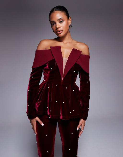 ASOS Luxe – Bordowy usztywniany aksamitny top z odkrytymi ramionami o fasonie marynarki z perełkami, część zestawu