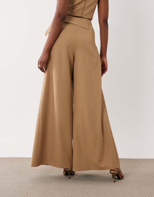 ASOS LUXE – Brungrå, figursydda byxor med detalj vid midjan, del av set, 5 av 5