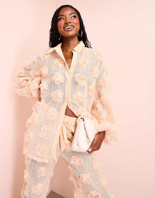 ASOS LUXE - Camicia da mare all'uncinetto oversize color crema con fiori 3D