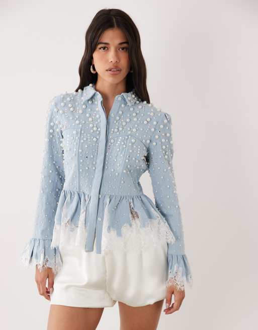 ASOS LUXE - Camicia di jeans a corsetto e peplo azzurra con dettagli in pizzo e perle
