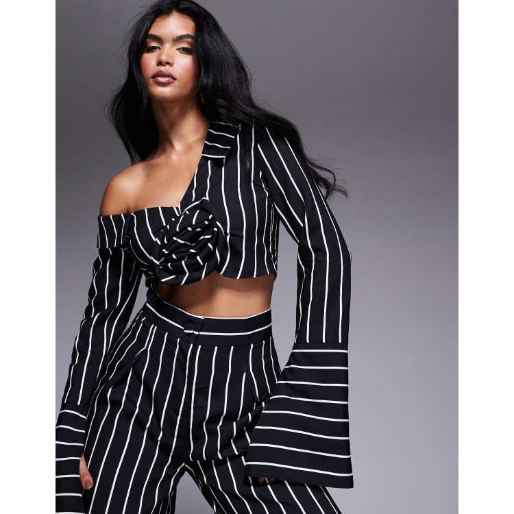 ASOS LUXE Camicia taglio corto nera e bianca a righe con spalle scoperte in coordinato ASOS
