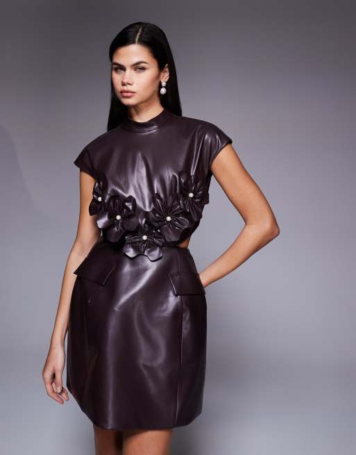 ASOS LUXE - Chokoladebrun minikjole med struktur og corsage-detaljer i PU, 4 af 4