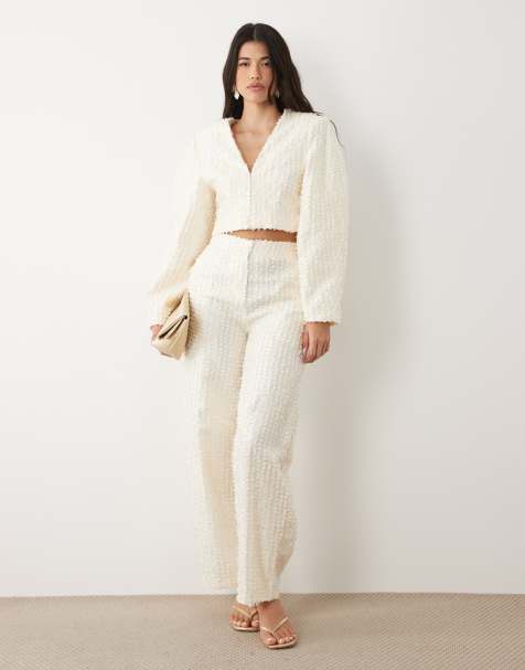 ASOS LUXE - Co-ord set van bouclé met cropped blazer met ronde mouwen en broek met wijde ronde pijpen in crème - view 1