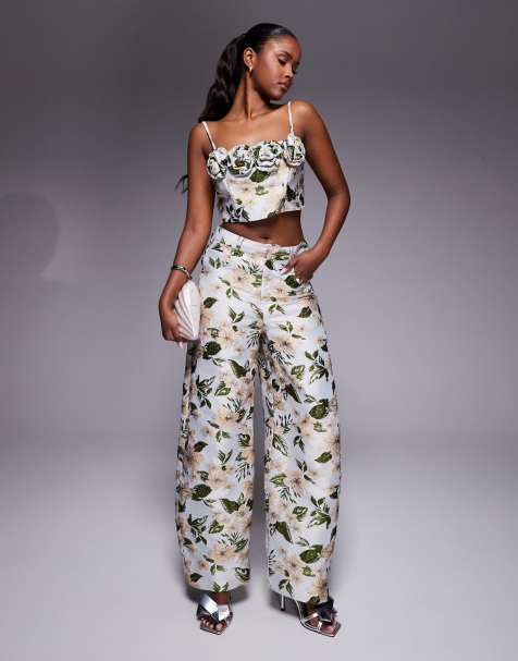 ASOS LUXE - Coordinato con stampa a fiori jacquard con pantaloni con gamba a cilindro e top con fiori 3D - view 1
