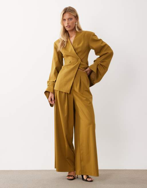 ASOS LUXE coordinato sartoriale con pantaloni a gamba larga color senape