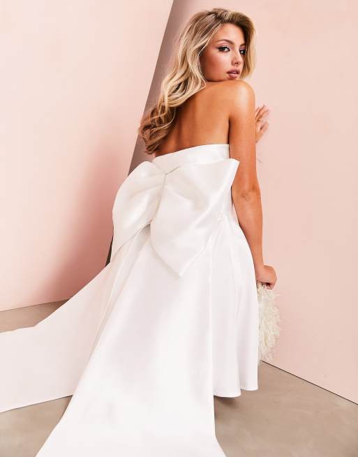 White Dress with Big Bow on Back, Chic Styles