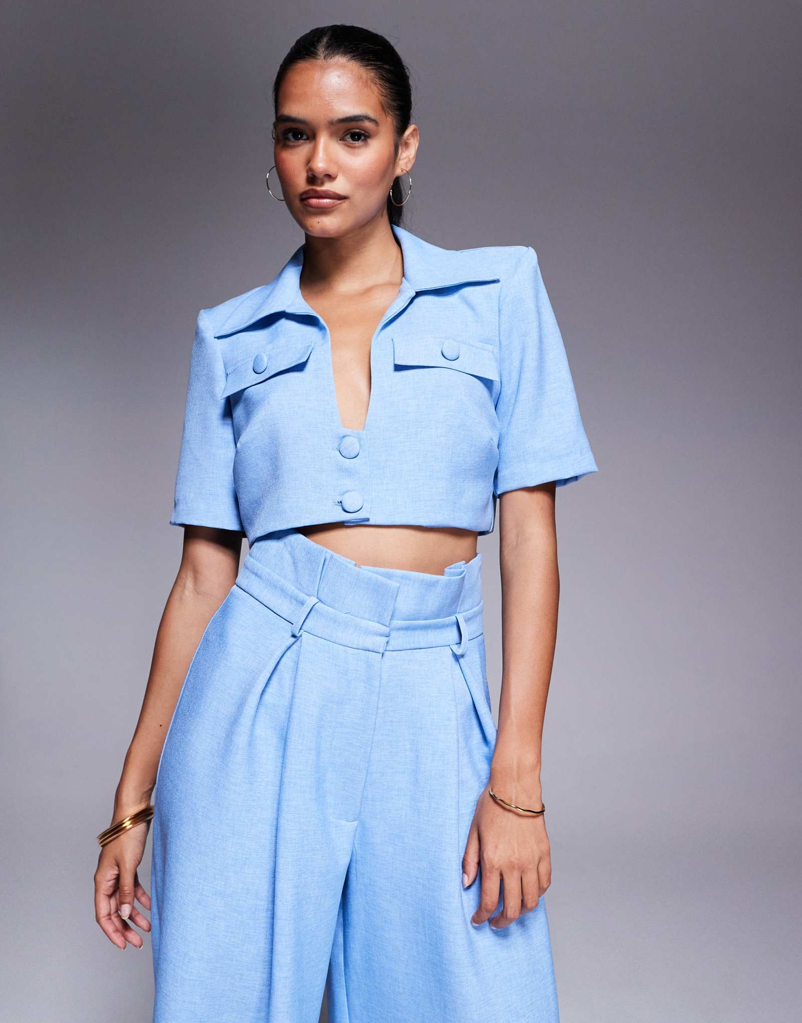 Роскошная укороченная рубашка ASOS светло-голубого цвета, сшитая на заказ, - часть комплекта