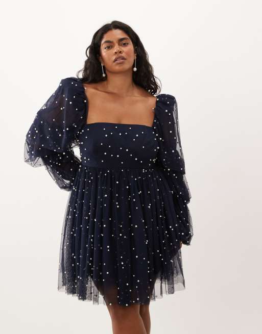 ASOS LUXE Curve babydollklänning i tyll med pärlutsmyckning i marinblått, 4 av 4