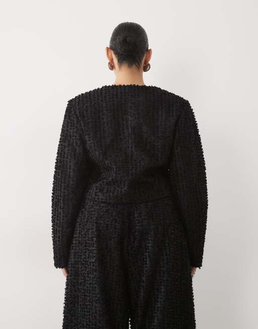 ASOS LUXE Curve bouclé cropped blazer-sæt med ovale ærmer i sort, 4 af 4